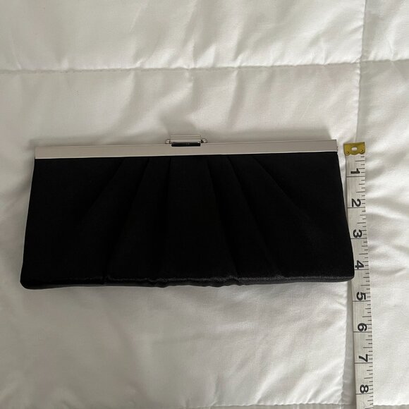 Gunne Sax by Jessica McClintock® Black Pleated Satin Convertible Clutch Chain - Picture 8 of 11